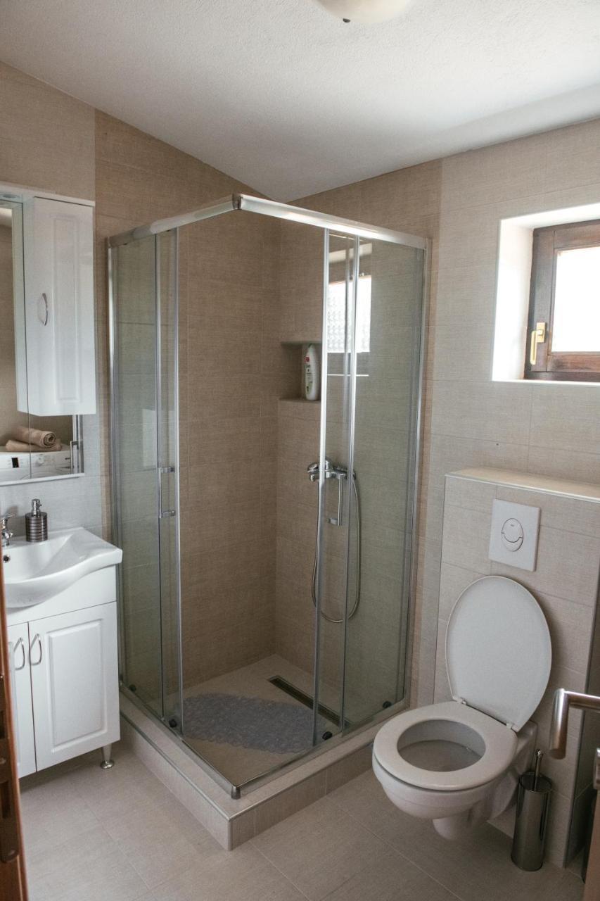 Big Hill Apartment Kotor Luaran gambar